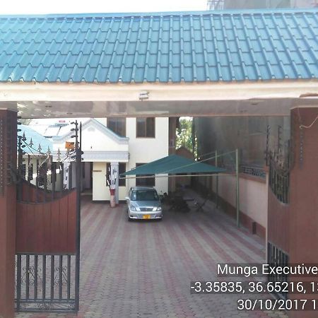 Munga Executive Lodge อารูชา ภายนอก รูปภาพ