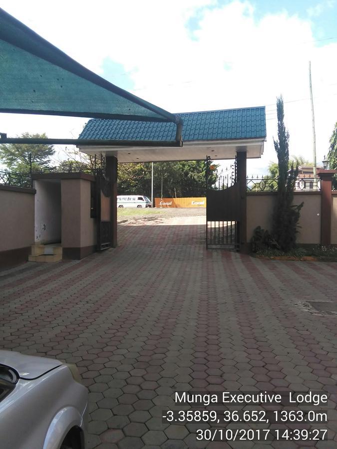 Munga Executive Lodge อารูชา ภายนอก รูปภาพ